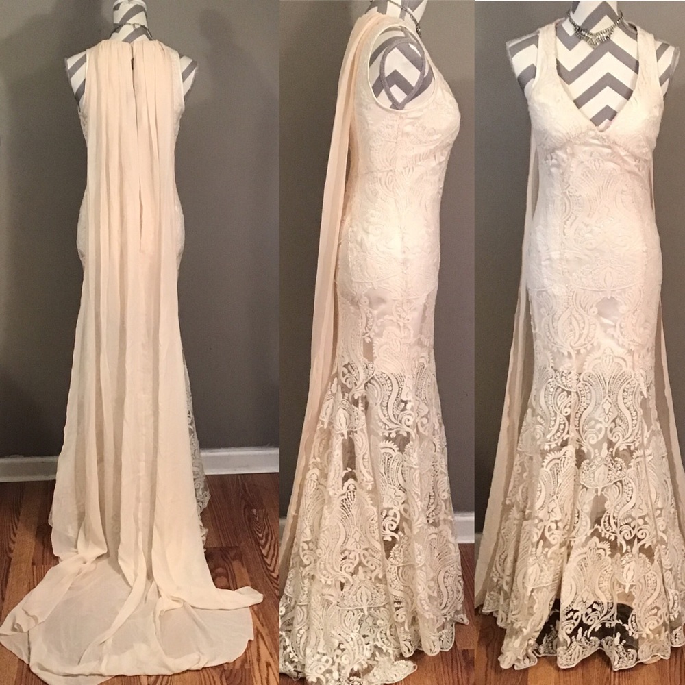 Mermaid Trumpet Lace Wedding Gown With Cape